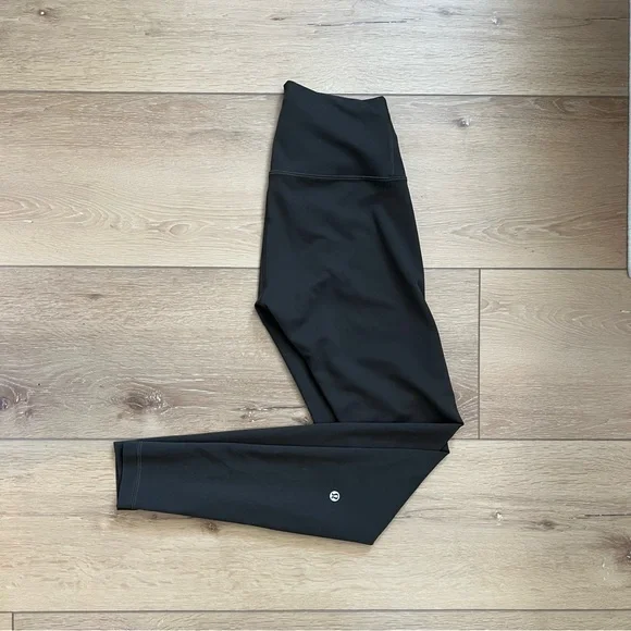 Lululemon Wonder Train High Rise 28” - Picture 1 of 6